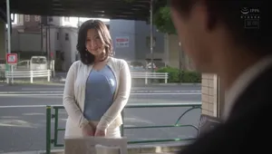 Anh xã yếu không làm lên đỉnh, vợ yêu lên mạng tìm trai trẻ trả bài khỏe